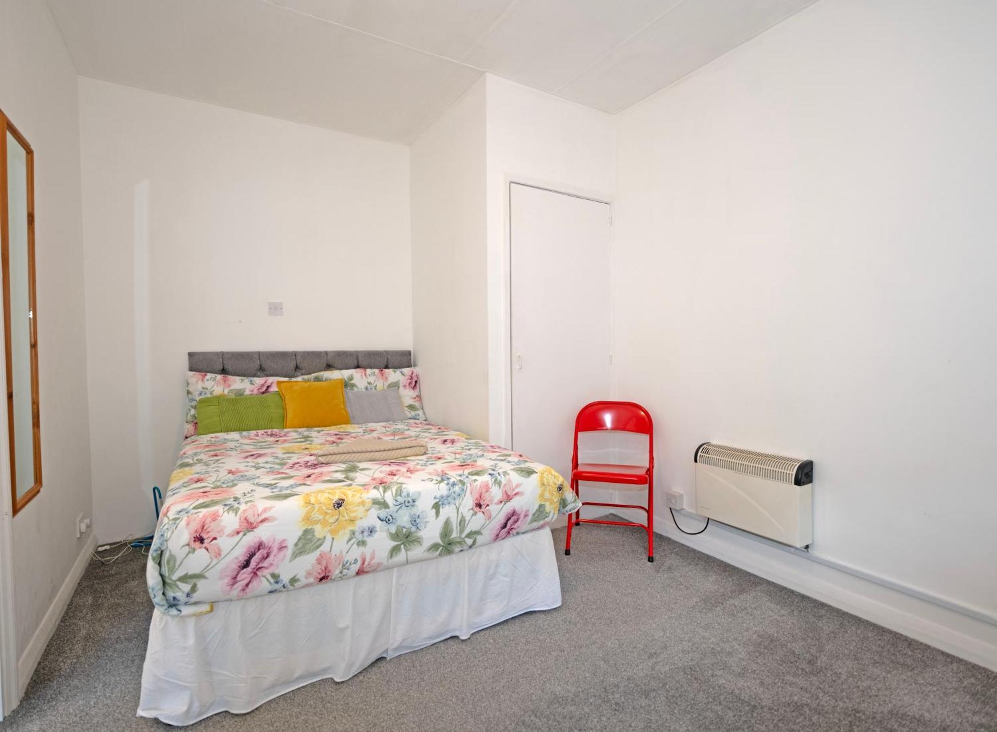 Flat In Clapham Budget Friendly Stay London Exterior photo